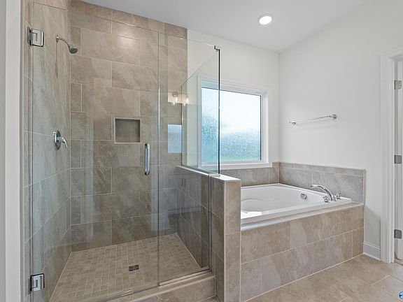 3rd image of 214 White Horse Way