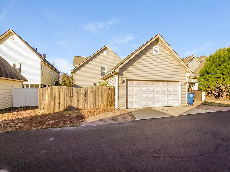 3040 Ivy Brook Pl — Photo 15