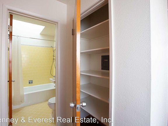 5th image of 170 Wood St APT 6