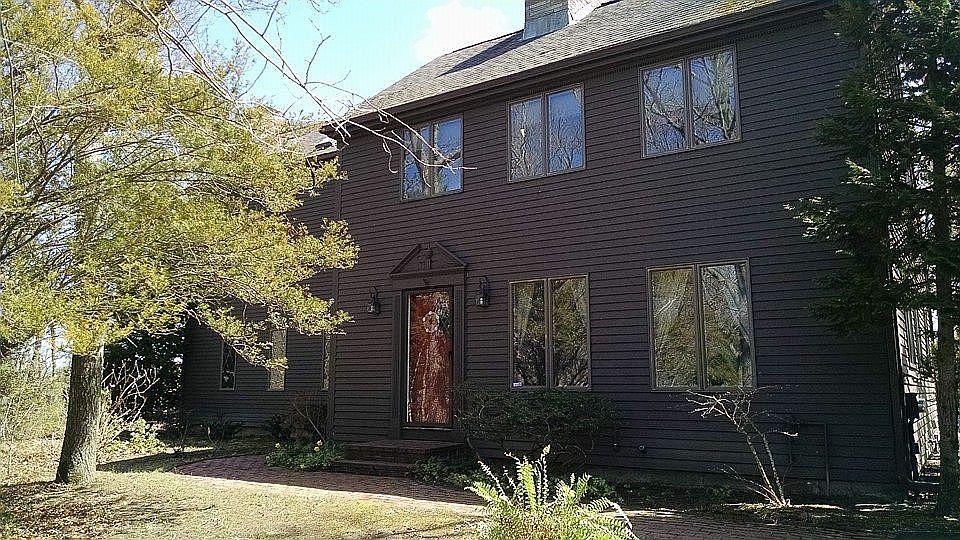 2nd image of 303 Old Meeting House Rd