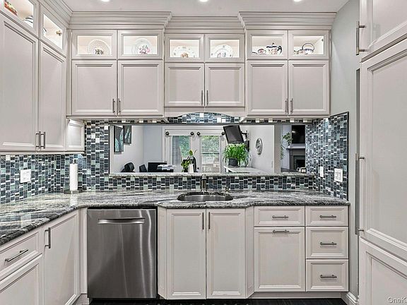 5th image of 23 Willow Ridge Drive