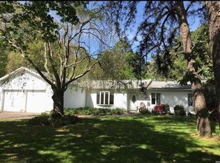 6 Bruce Dr, Manorville, NY 11949