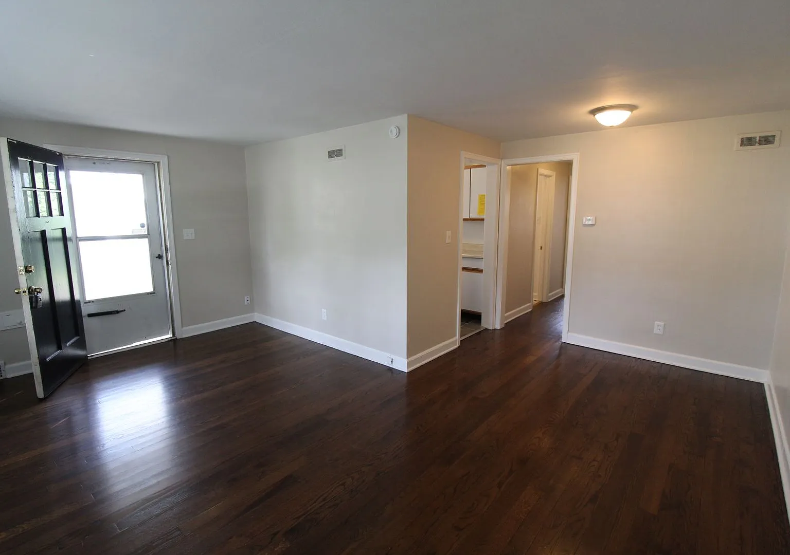 One Bedroom Duplex in North Kansas City — Photo 3