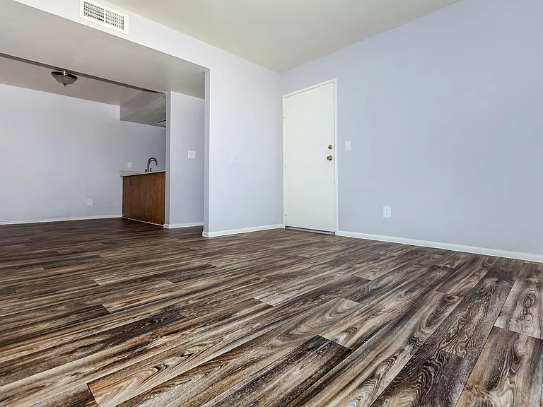 Park Terrace Apartments — Photo 25