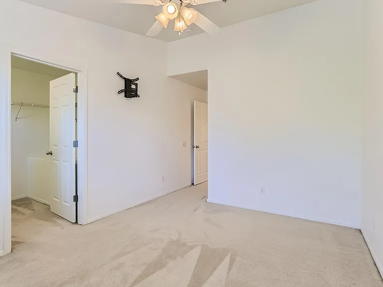 10245 NW Wilshire Ln #10245 — Photo 6