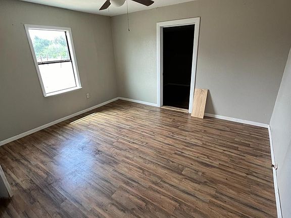 5th image of 708 Avenue E
