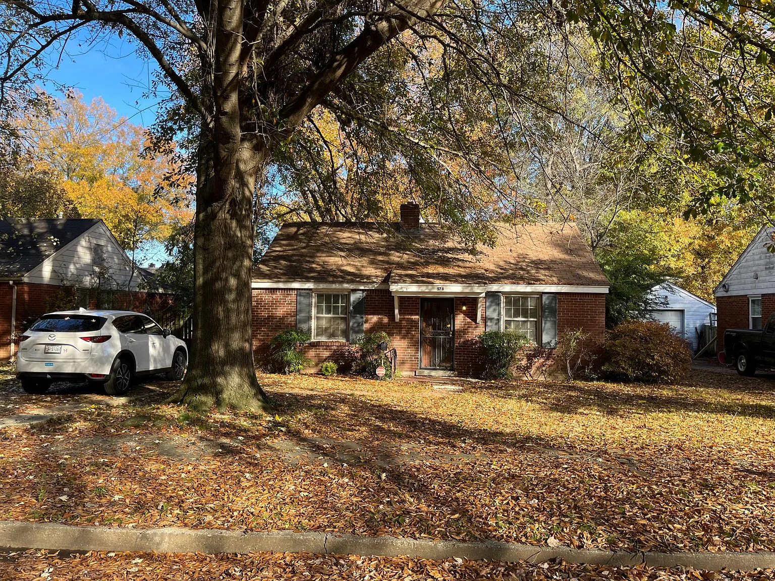578 Sharon Dr — Photo 1