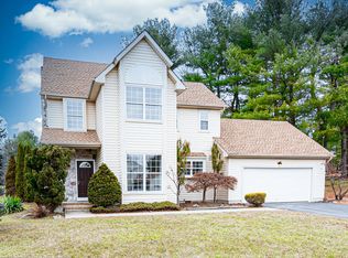 4 Ashley Dr, New Egypt, NJ 08533