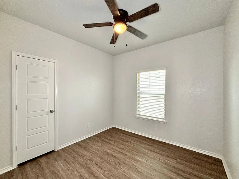 8226 Noble Crst — Photo 14