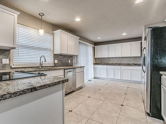 5th image of 10824 Admiral Dr