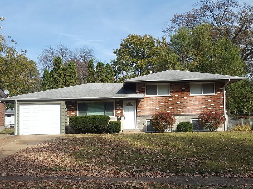 1st image of 435 Ryan Dr