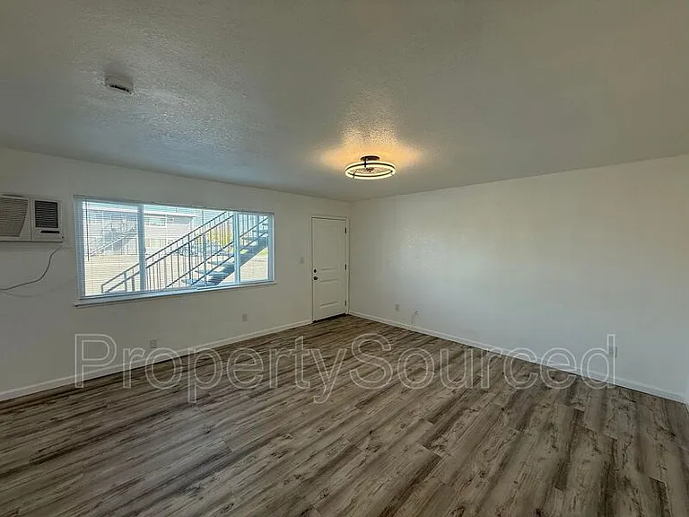 911 H St #2 — Photo 6