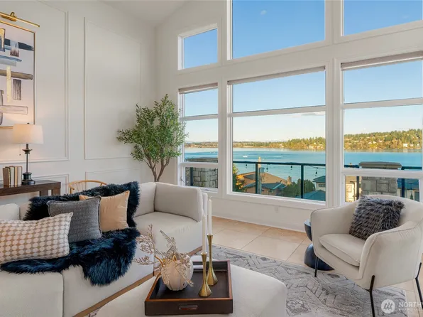 15517 Lake Shore Boulevard NE, Lake Forest Park, WA 98155