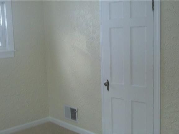 4th image of 945 Weng Ave