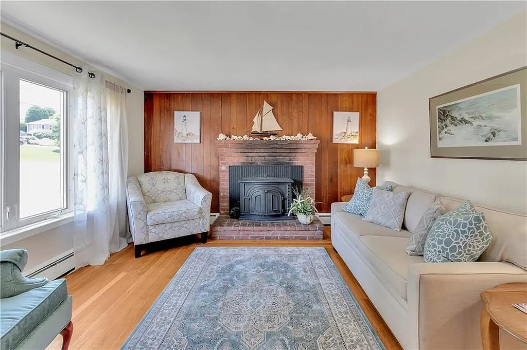 3 bed, 2.0 bath, 1040 sqft, $2,850 — Photo 3