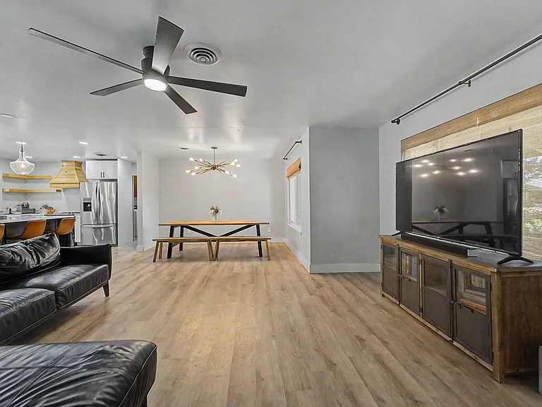 588 Manzanita Way — Photo 6
