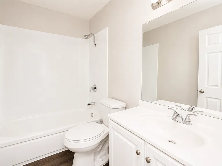 325 Stillman Ave #D — Photo 6