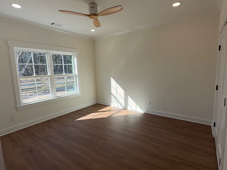 101 Longpoint Dr #A — Photo 10
