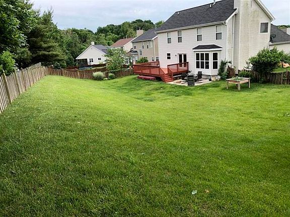5th image of 544 Glen Oak Dr