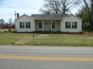 335 W 3rd St, Luverne, AL 36049