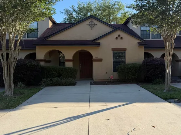 749 Ginger Mill Dr, Saint Johns, FL 32259
