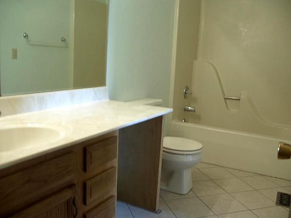 5th image of 4640 Wyrick Dr