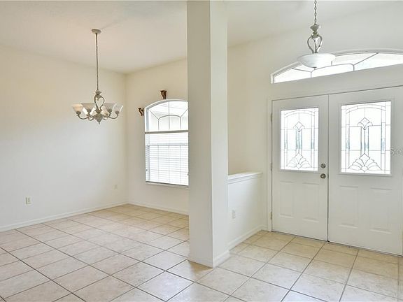 5th image of 5822 NE 61st Ct