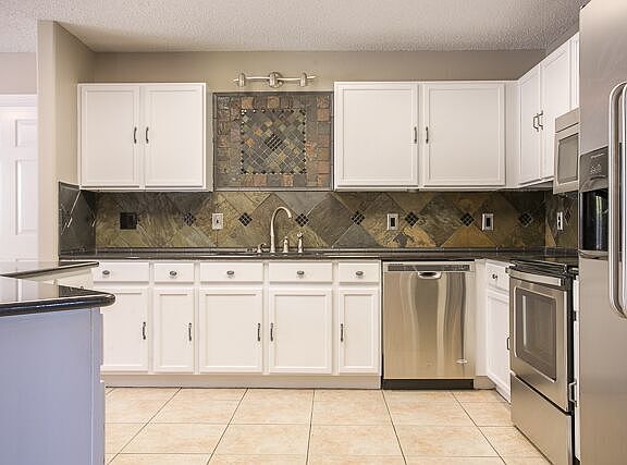 5th image of 9102 Shadystone Dr