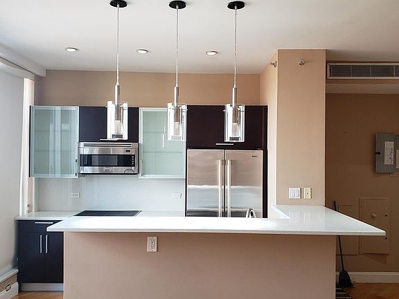 5th image of 390 Kings Hwy #4
