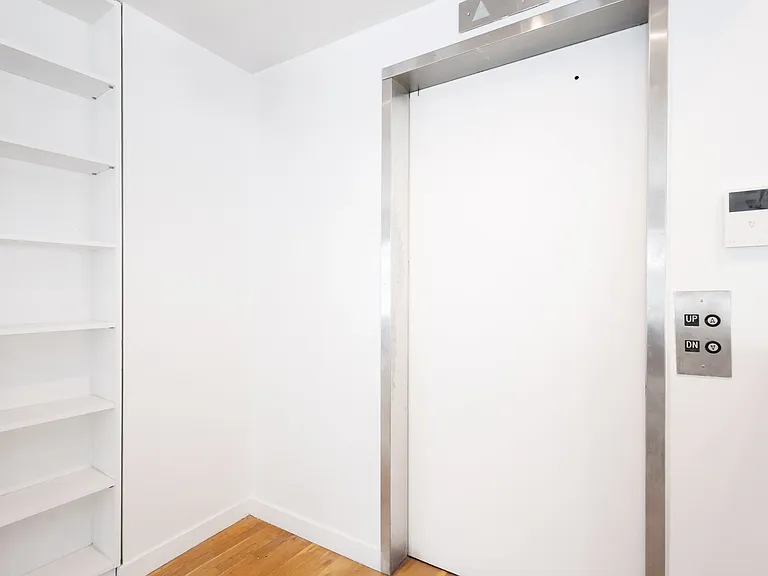 90 Nassau St #5 — Photo 7