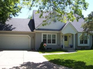 4511 Ridgecrest Dr, Racine, WI 53403