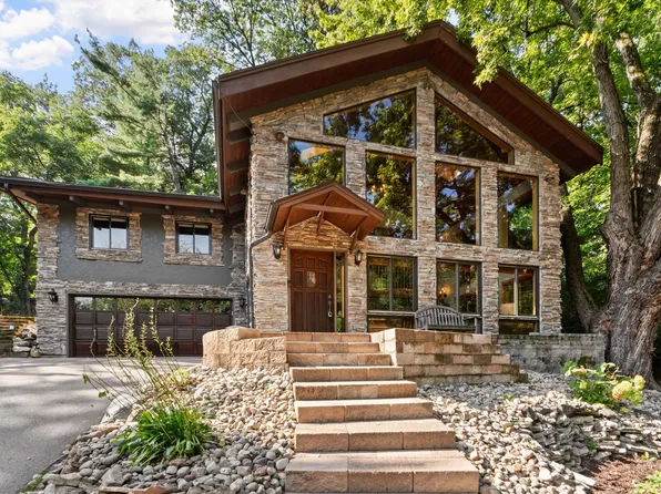 11705 Live Oak Dr, Minnetonka, MN 55305