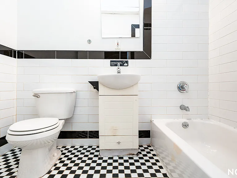 327 Nostrand Ave #4 — Photo 14