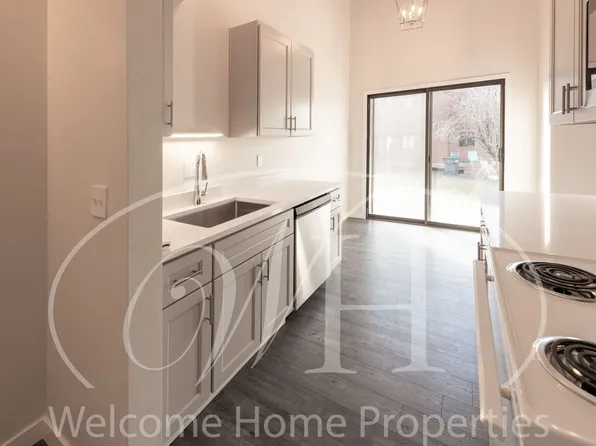 245-255 Elder Pl, 245-255 NE Elder Pl #4, College Place, WA 99324