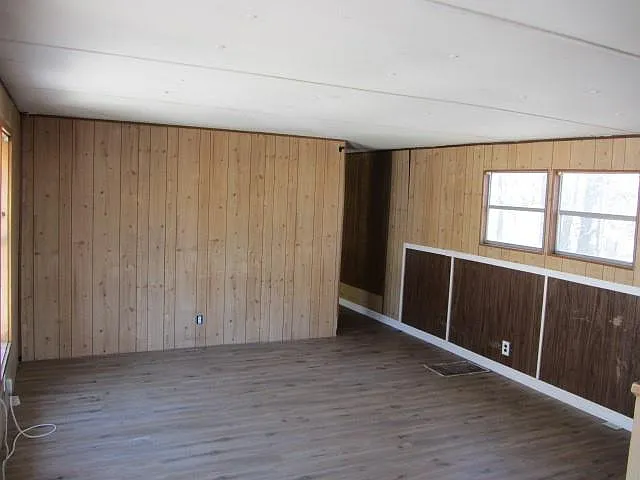 2 bed, 1.0 bath, $800 — Photo 4