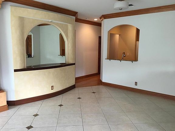 5th image of 4245 SW 11th St