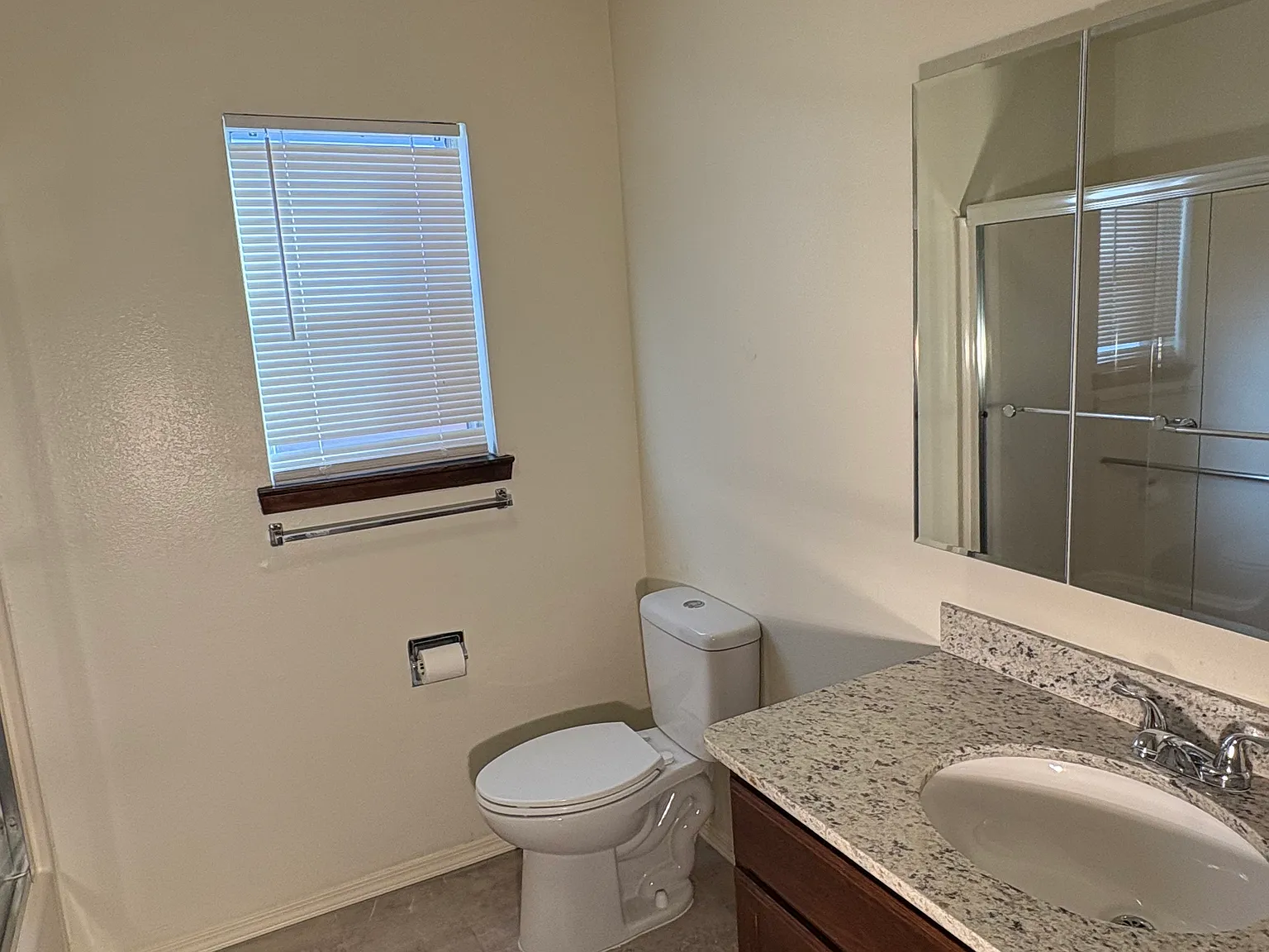 2 bed, 950 sqft, $1,150 — Photo 4