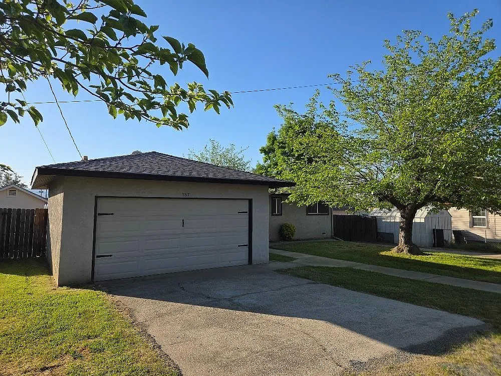 157 Sequoia Ave photo 1