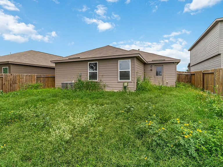 15027 Harbor Lndg — Photo 32