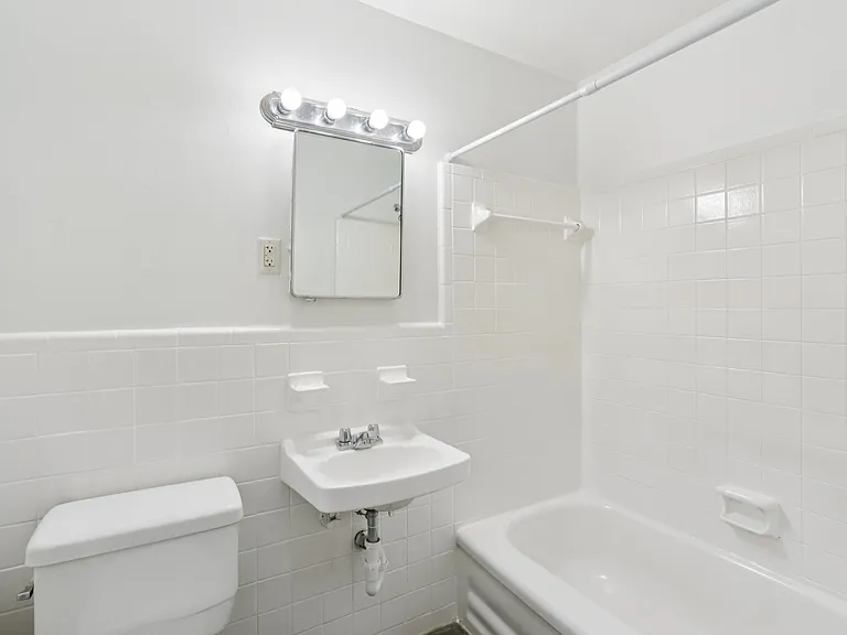 Buckhead Townhomes and Gardens — Photo 10