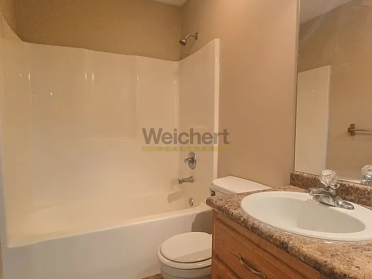 1105 N 35th St — Photo 9