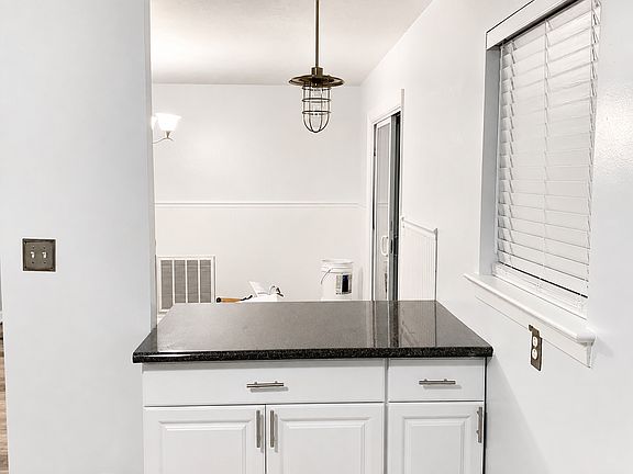 3rd image of 212 Granby Park #1