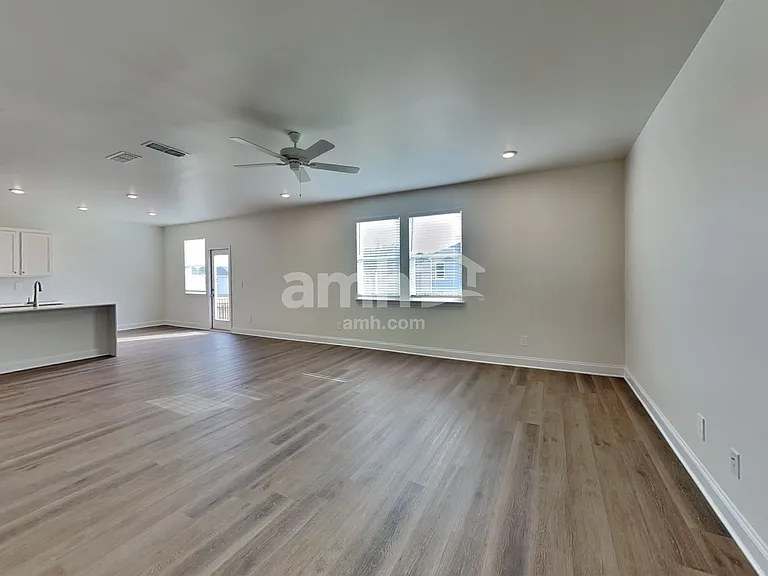 3327 Emzy Dr — Photo 7