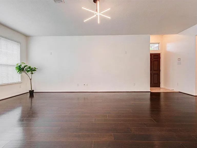 7434 Jacobs Well Dr — Photo 5