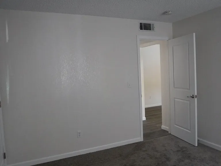 1631 Bramble Pl — Photo 15