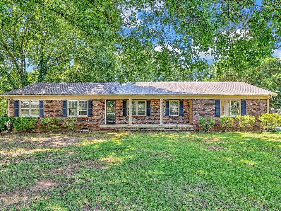 1st image of 303 McNeil Dr