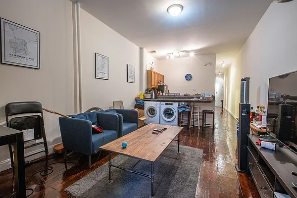 Rented by Metropolitan Property Group | media 19