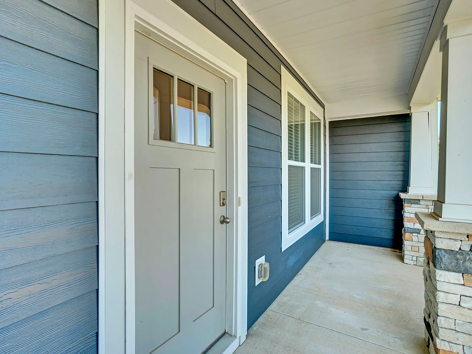 4 bed, 1560 sqft, $2,050 — Photo 3