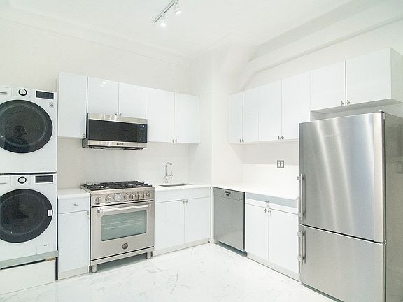 3rd image of 853 7th Ave APT 6G