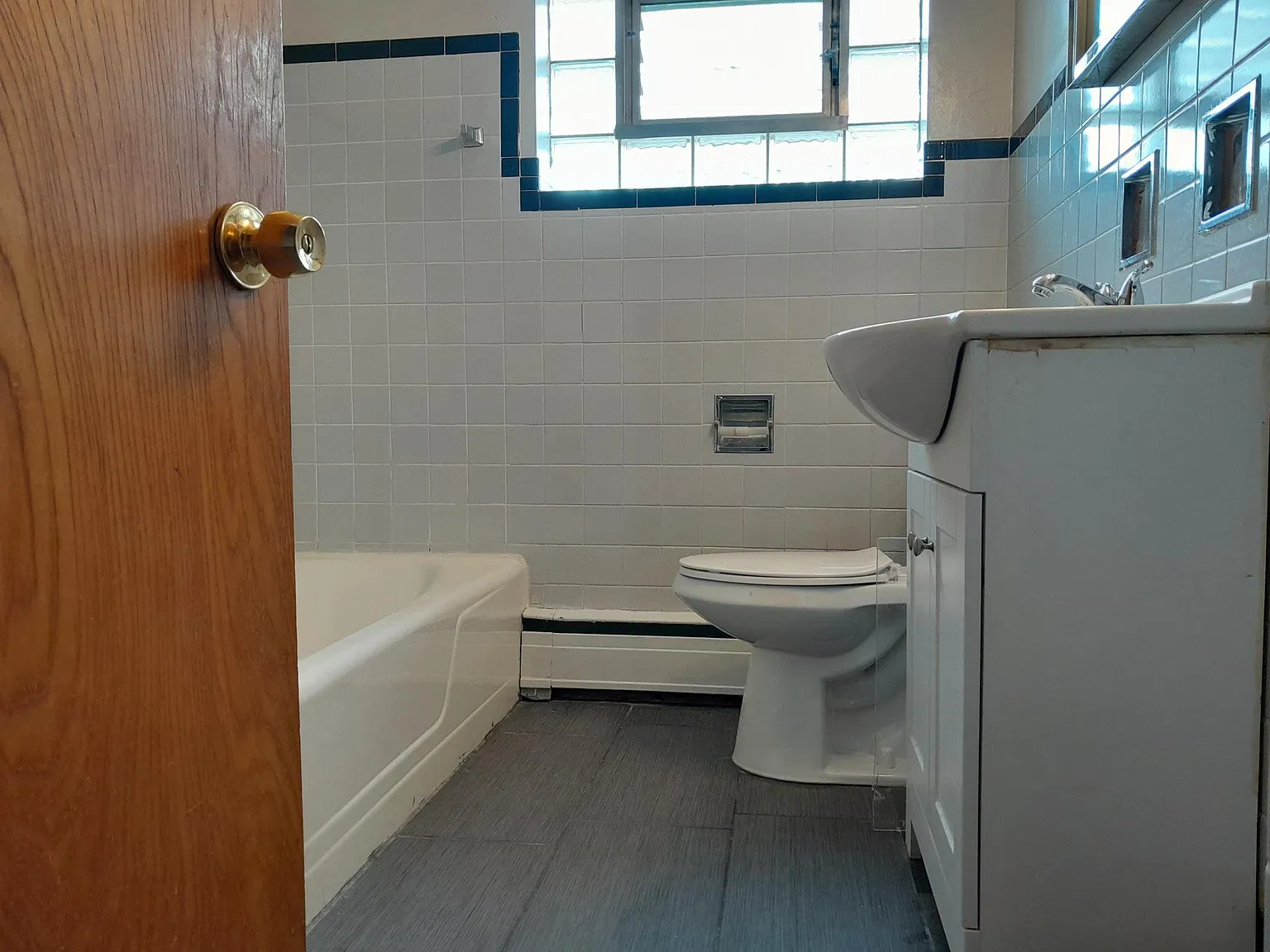 2 bed, 900 sqft, $1,550 — Photo 3